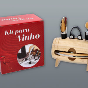 WINE SET IN WOODEN BARREL